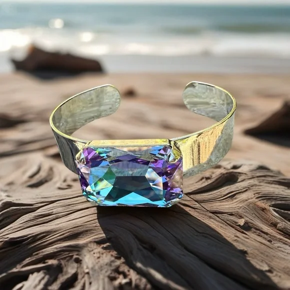 New Handcrafted silver bangle bracelet with light vitrail Swarovski crystal - Picture 1 of 6
